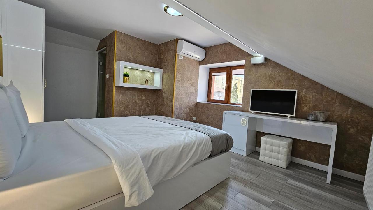 Bed and Breakfast Colt De Rai Resita Exterior foto